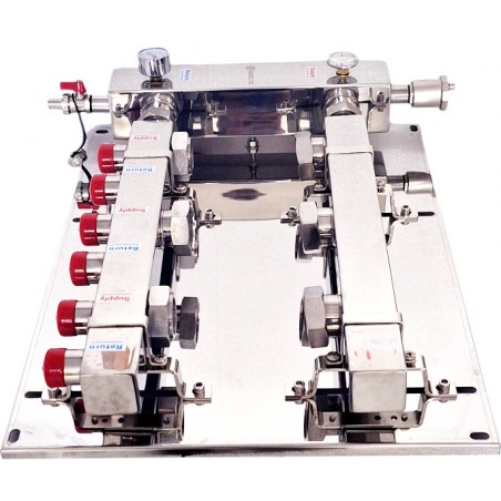 Low Loss Header with 3 circuit manifold Nordic Tec GB1