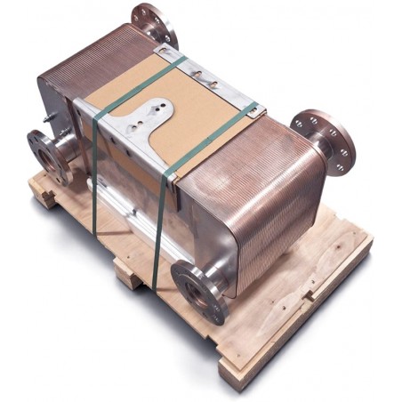 Flanged heat exchanger with support legs on a pallet – Fa-210 series