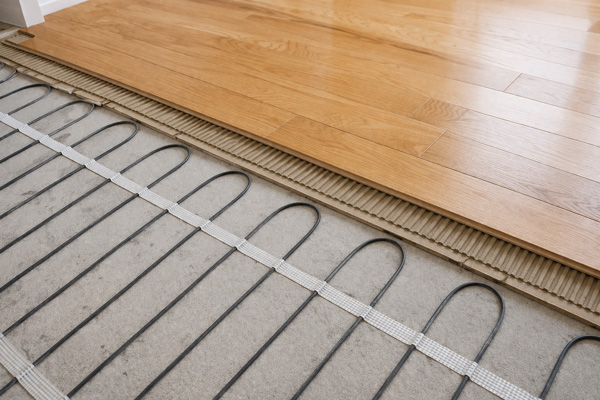 Underfloor heating and wooden floor